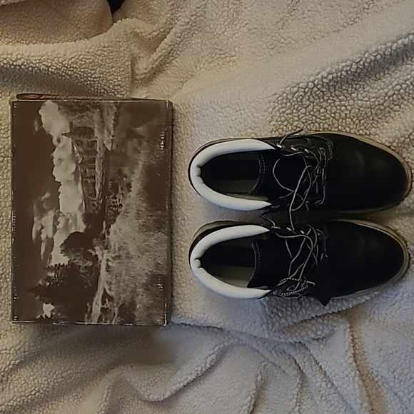 Timberland boots ladies leather black and white 8.5 gently used with box - Picture 3 of 5